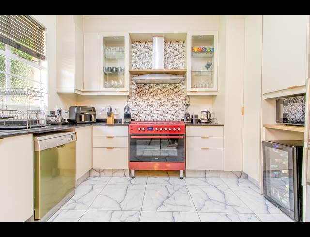 2 BEDROOM APARTMENT RENTED IN SANDOWN